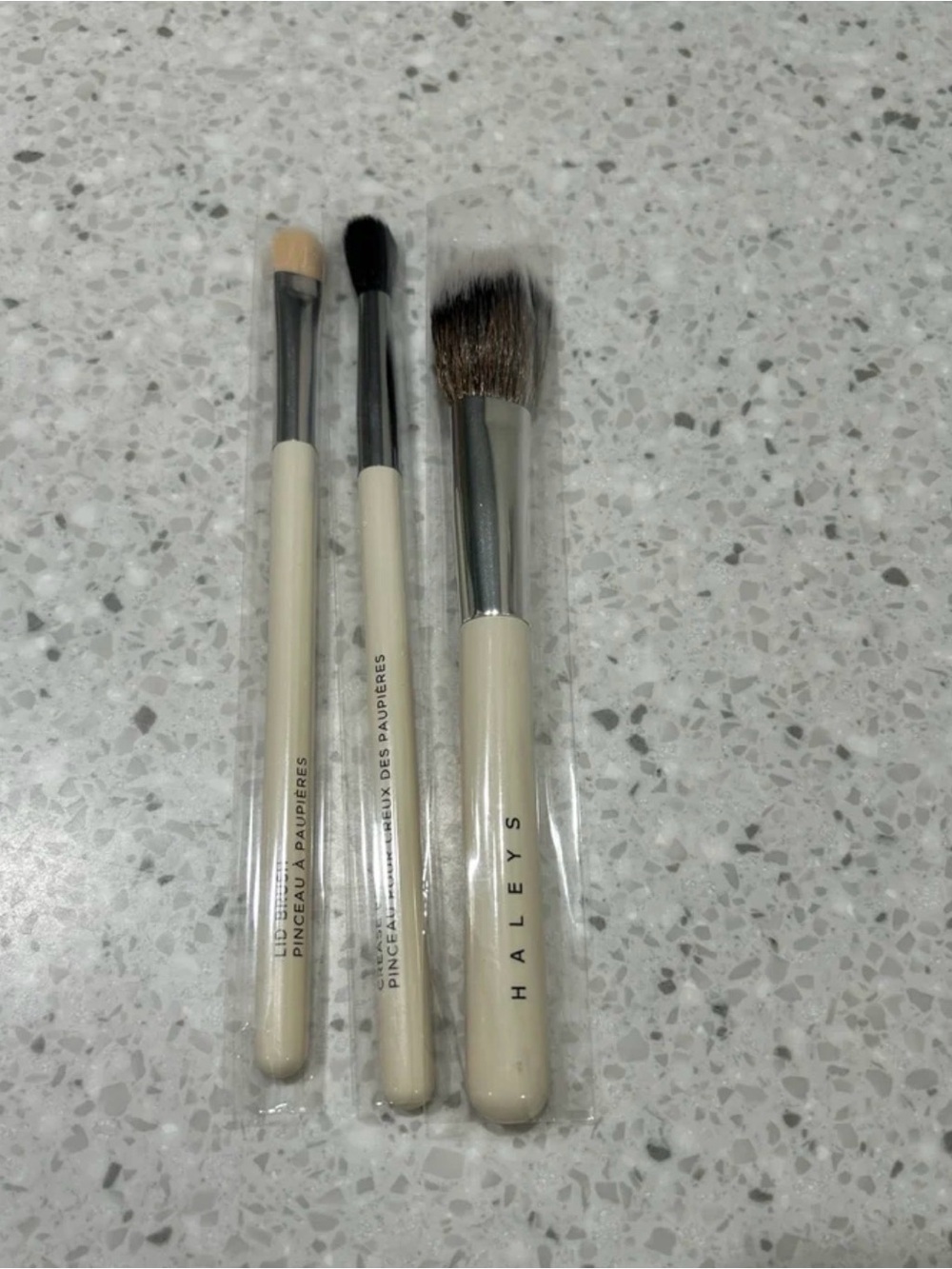 NEW Haleys Makeup Brushes - Contour brush, lid brush, crease brush